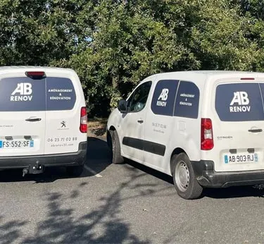 Camion de chantier d'AB Rénov pour ses travaux de rénovation sur Rennes et sur le département d'Ille et Vilaine